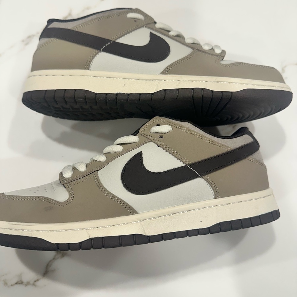 Nike Dunk Low Gray White Sneakers Neutral Tones Size 7 - Picture 6 of 6